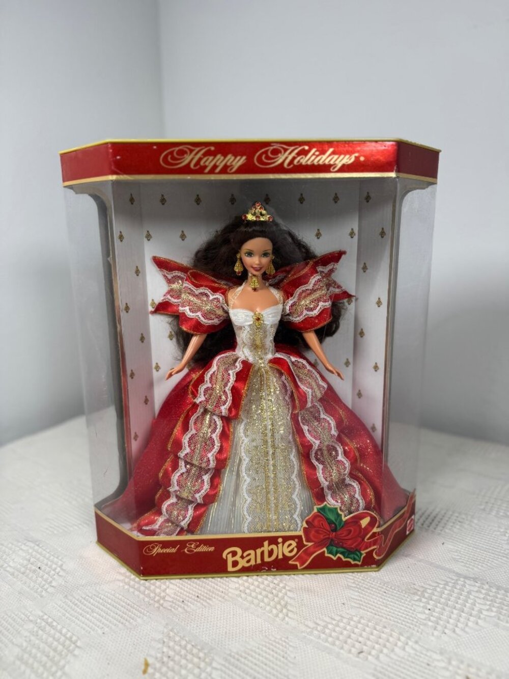 1997 Barbie Holiday Special Edition Doll In Red and Gold Dress 17832 NIB